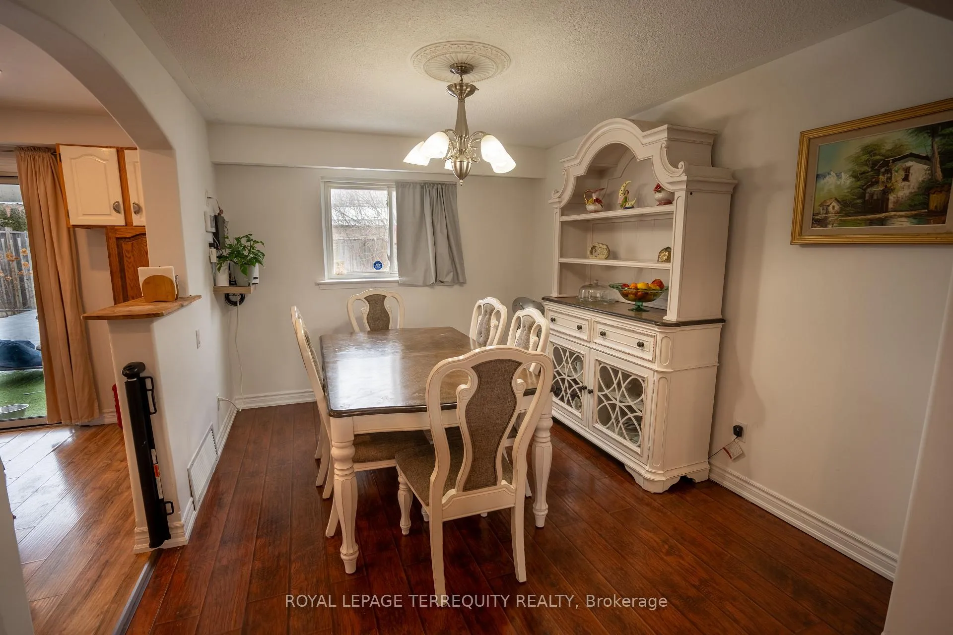 Photo 15 of 65 Dorset Drive, Brampton, Southgate — HOMEH