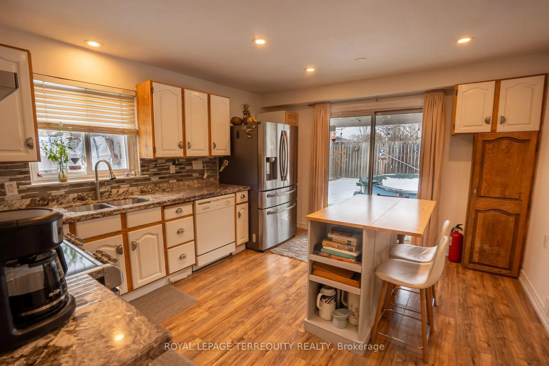 Photo 16 of 65 Dorset Drive, Brampton, Southgate — HOMEH