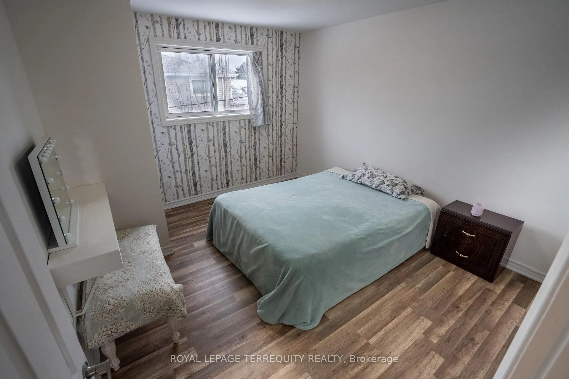 Photo 22 of 65 Dorset Drive, Brampton, Southgate — HOMEH