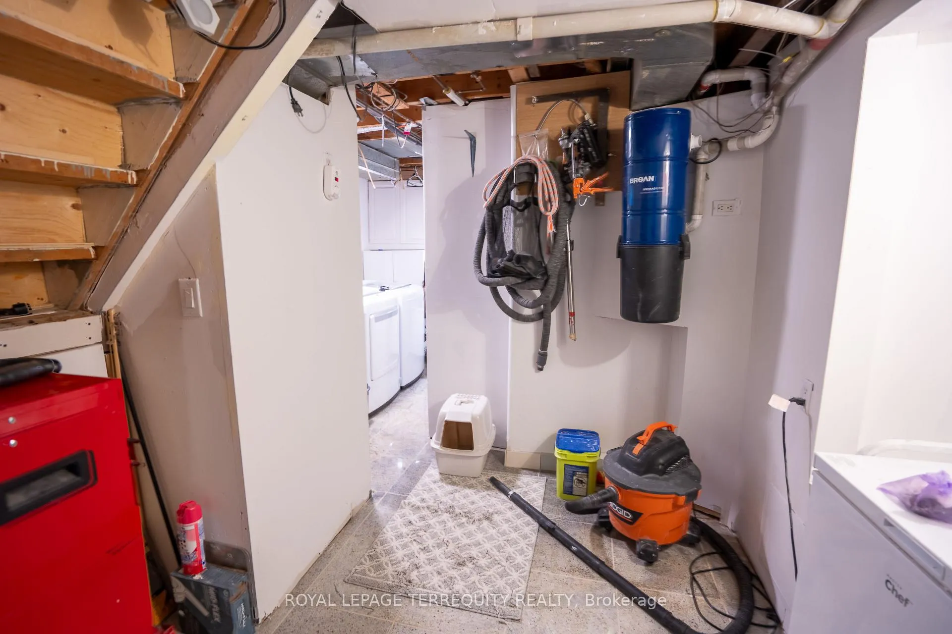 Photo 34 of 65 Dorset Drive, Brampton, Southgate — HOMEH
