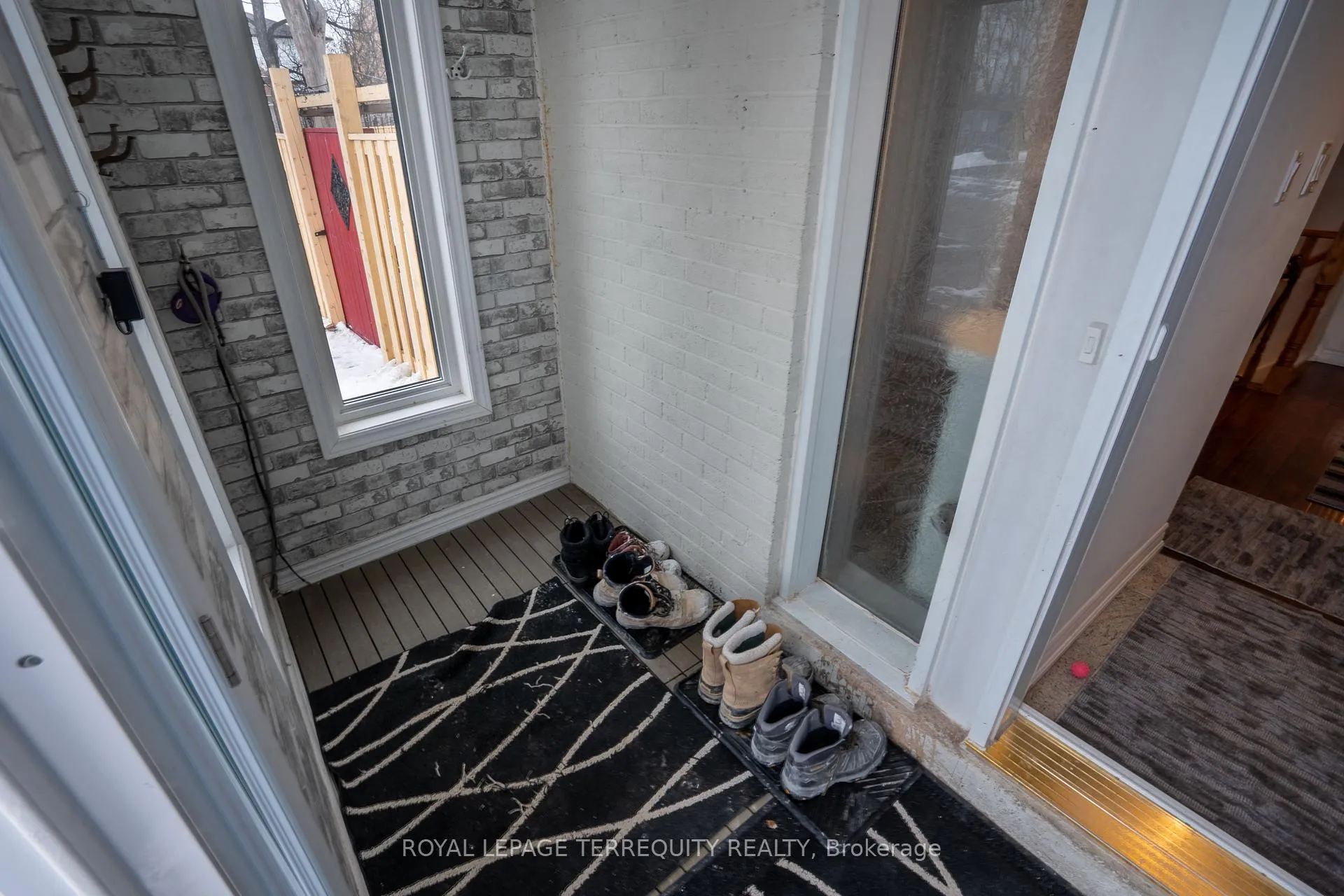 Photo 36 of 65 Dorset Drive, Brampton, Southgate — HOMEH