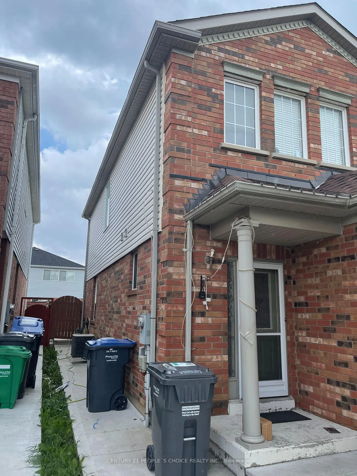 Front of Unit Lower, 169 Willow Park Drive