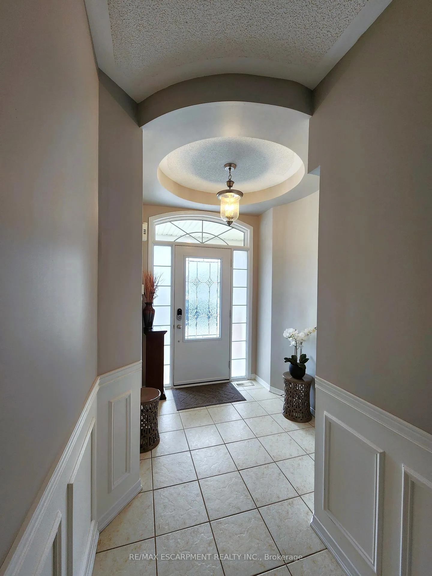 Photo 3 of 165 Nisbet Boulevard, Hamilton, Waterdown — HOMEH