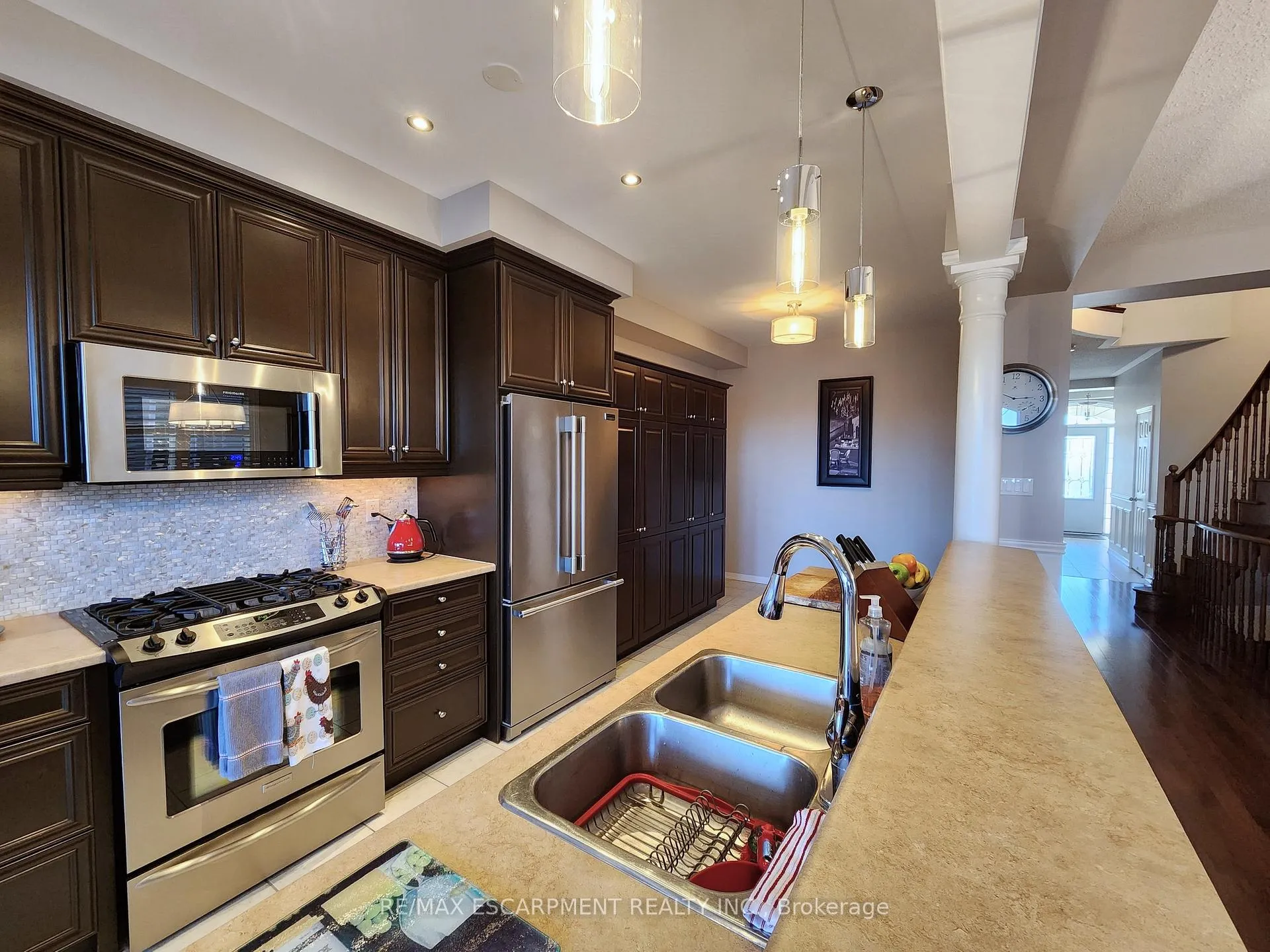 Photo 8 of 165 Nisbet Boulevard, Hamilton, Waterdown — HOMEH