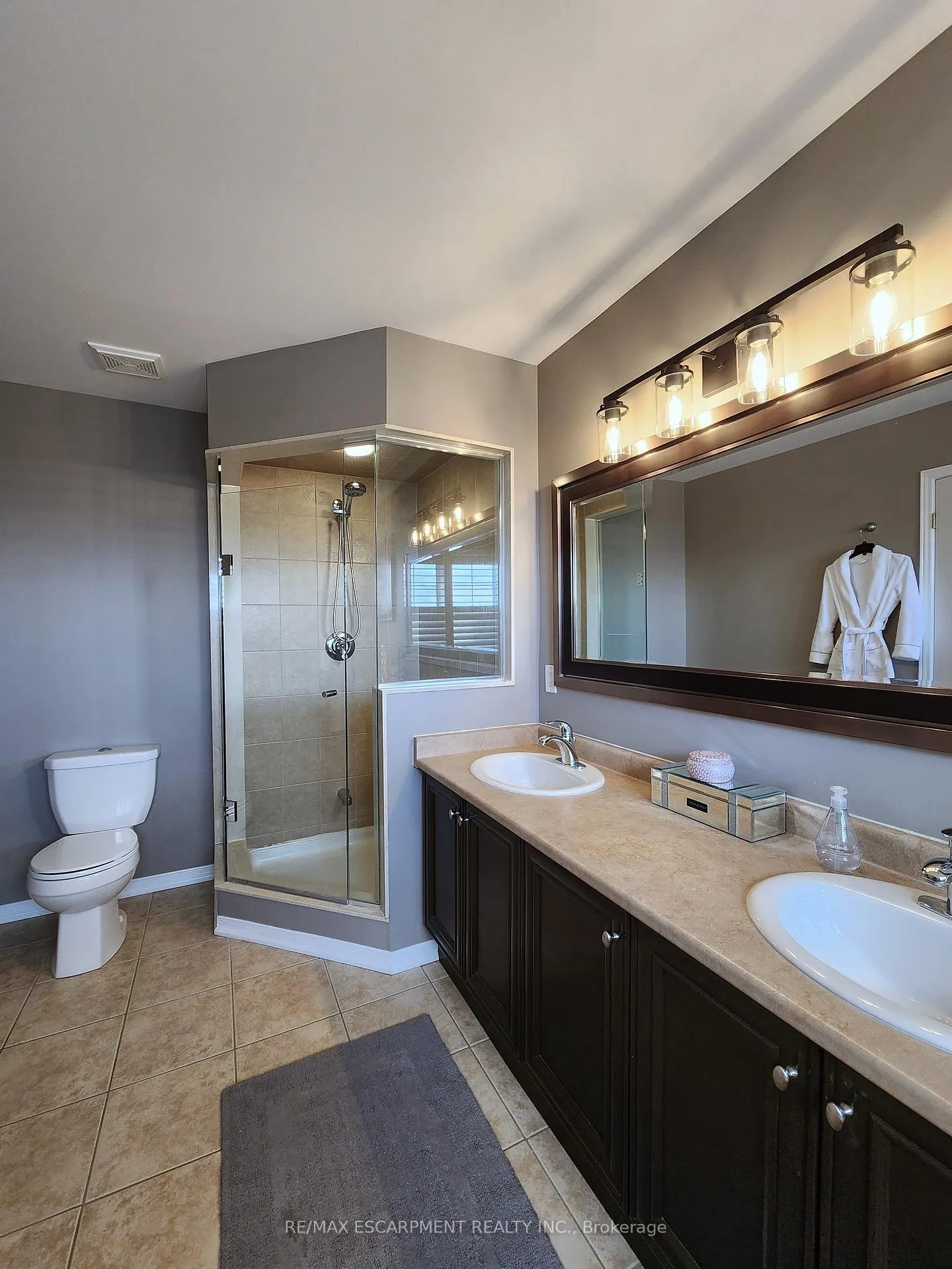 Photo 19 of 165 Nisbet Boulevard, Hamilton, Waterdown — HOMEH
