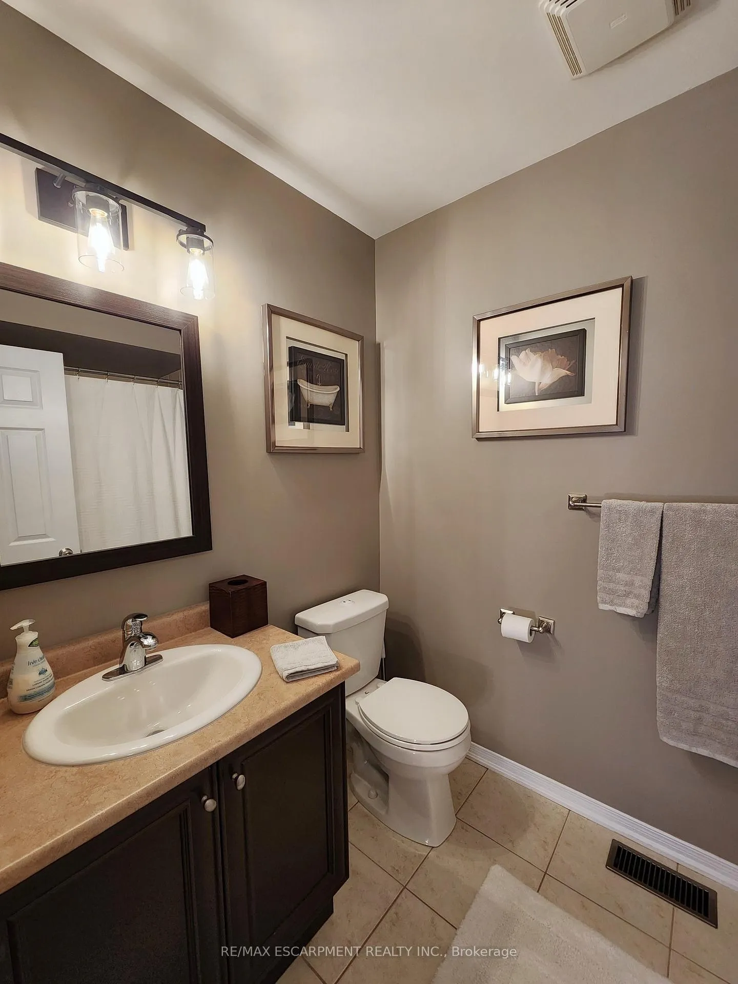 Photo 25 of 165 Nisbet Boulevard, Hamilton, Waterdown — HOMEH