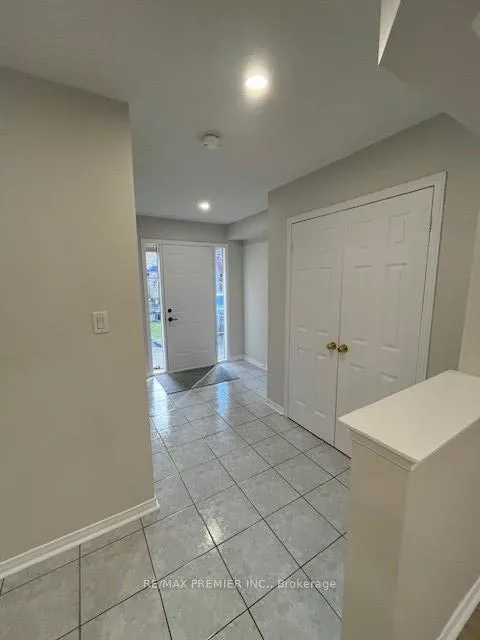 Photo 4 of 340 Via Carmine Avenue, Vaughan, Sonoma Heights — HOMEH