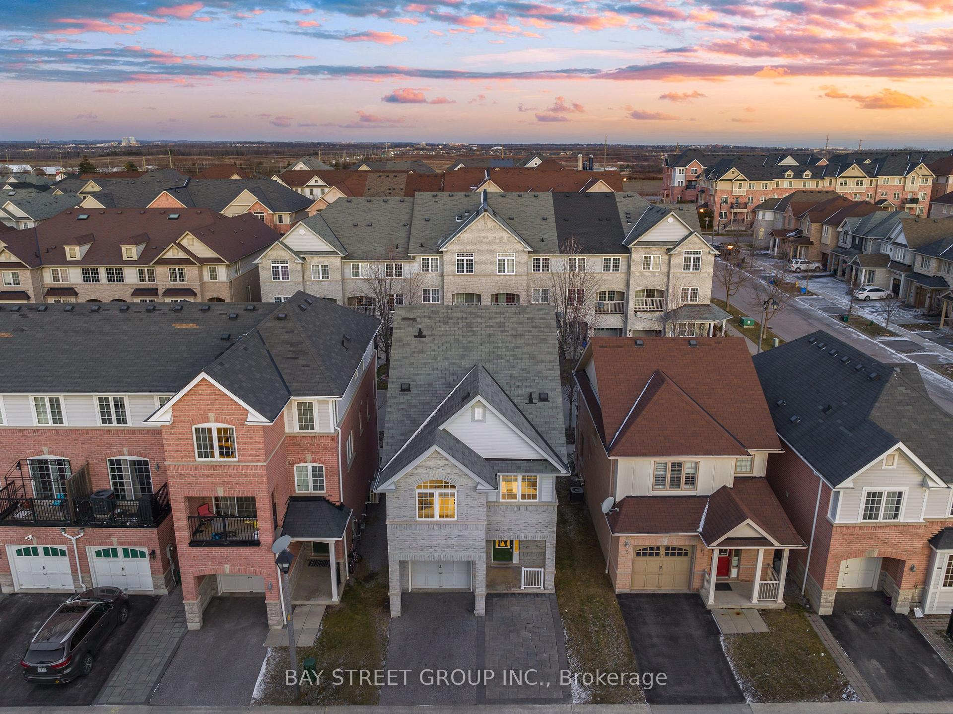 Photo 2 of 6 Blunden Road, Ajax, Central East — HOMEH