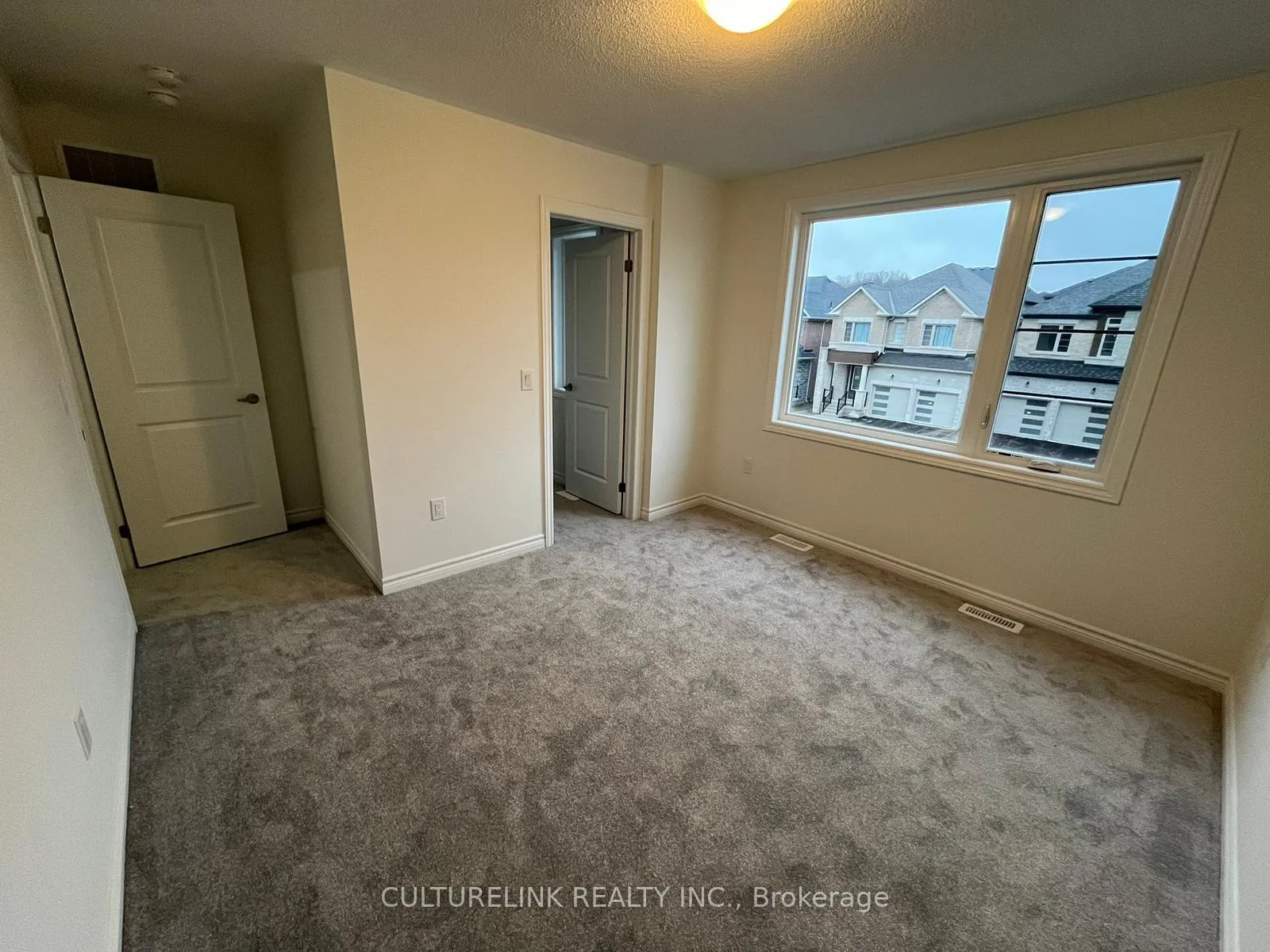 Photo 11 of 10 Sassafras Road, Springwater, Midhurst — HOMEH