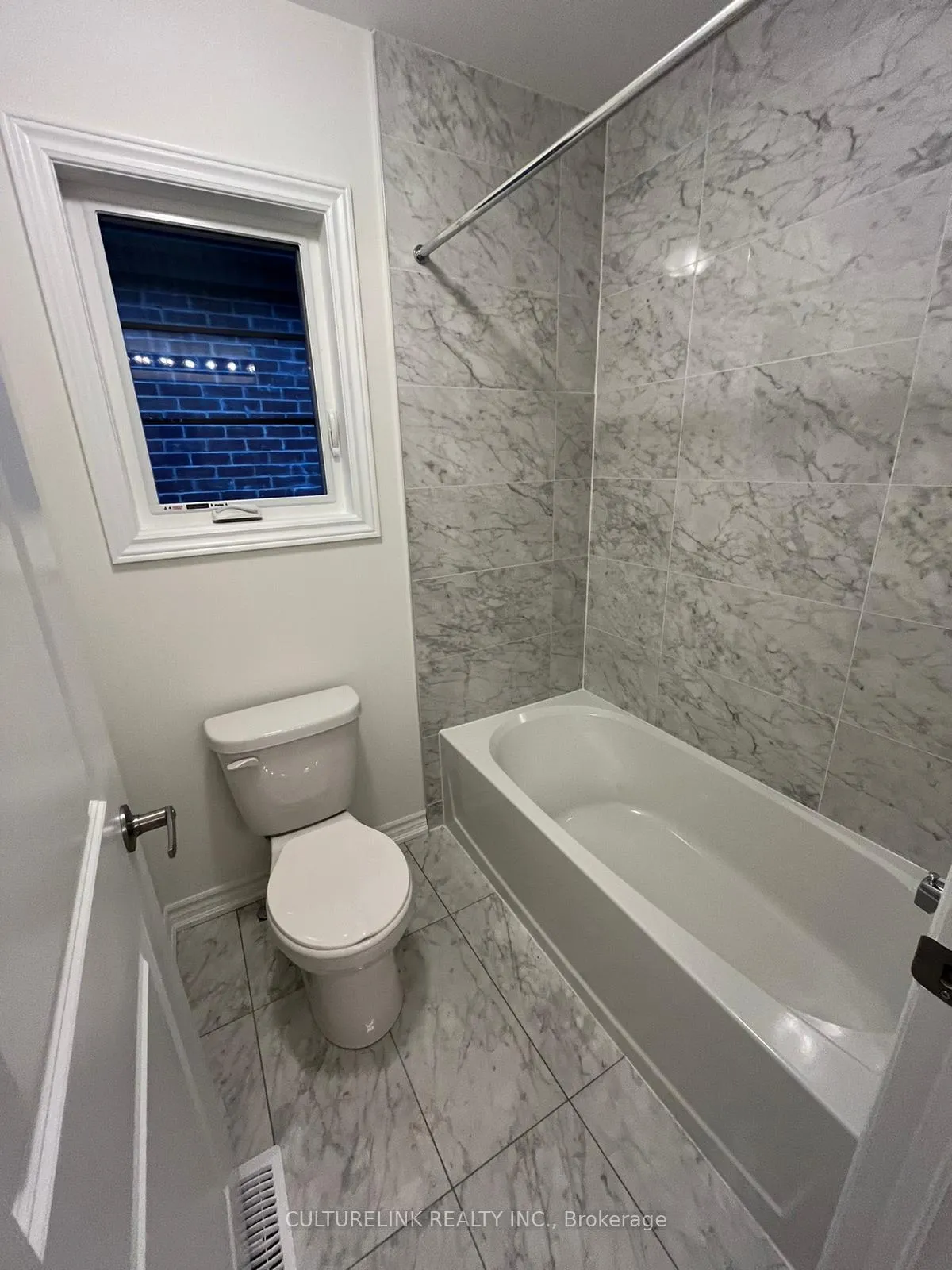 Photo 18 of 10 Sassafras Road, Springwater, Midhurst — HOMEH