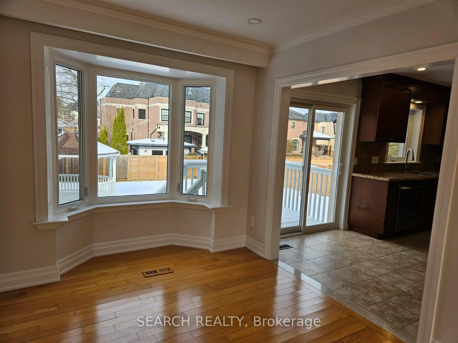 Photo 3 of 10 Lancer Drive, Vaughan, Maple — HOMEH