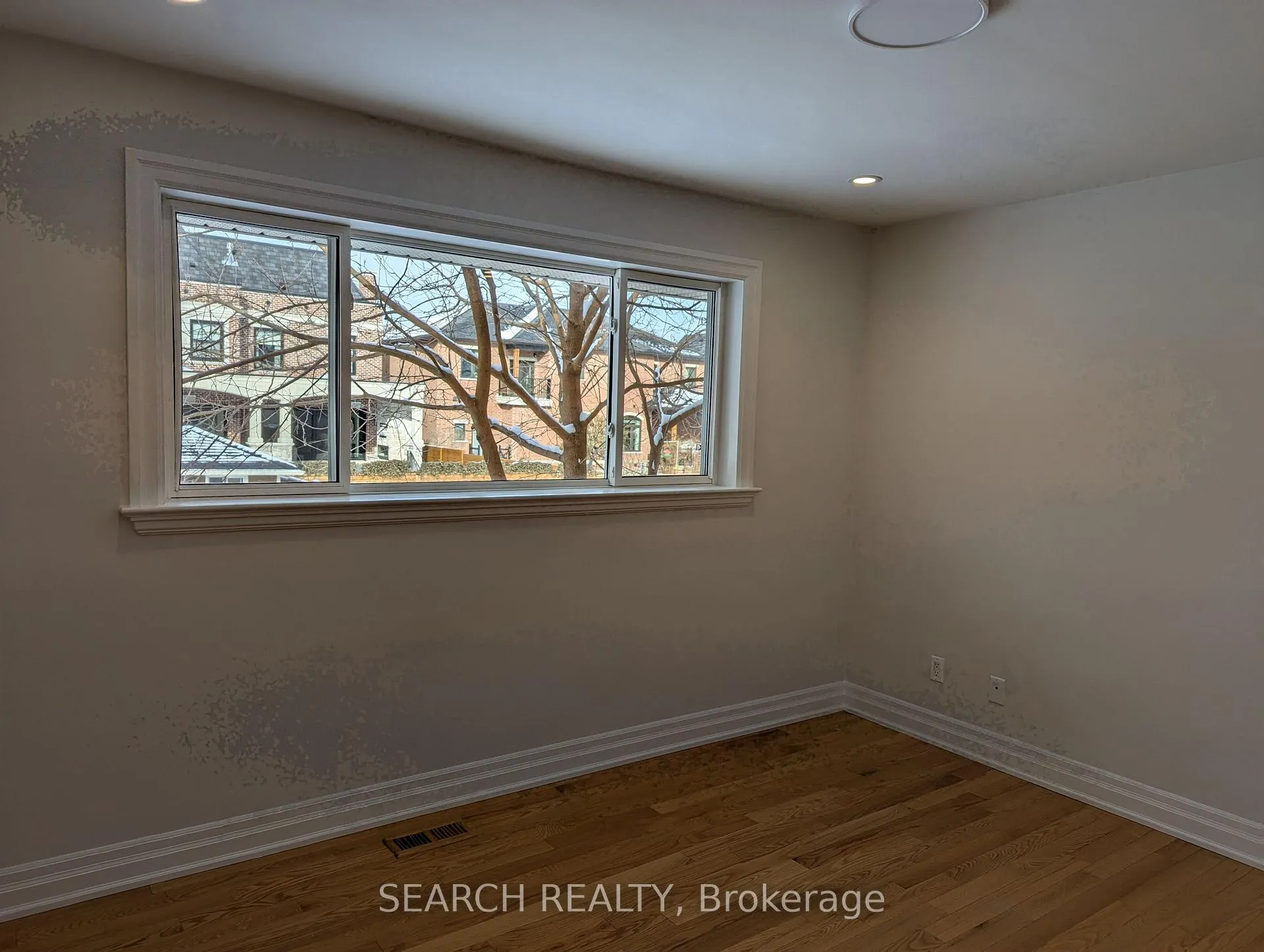 Photo 7 of 10 Lancer Drive, Vaughan, Maple — HOMEH