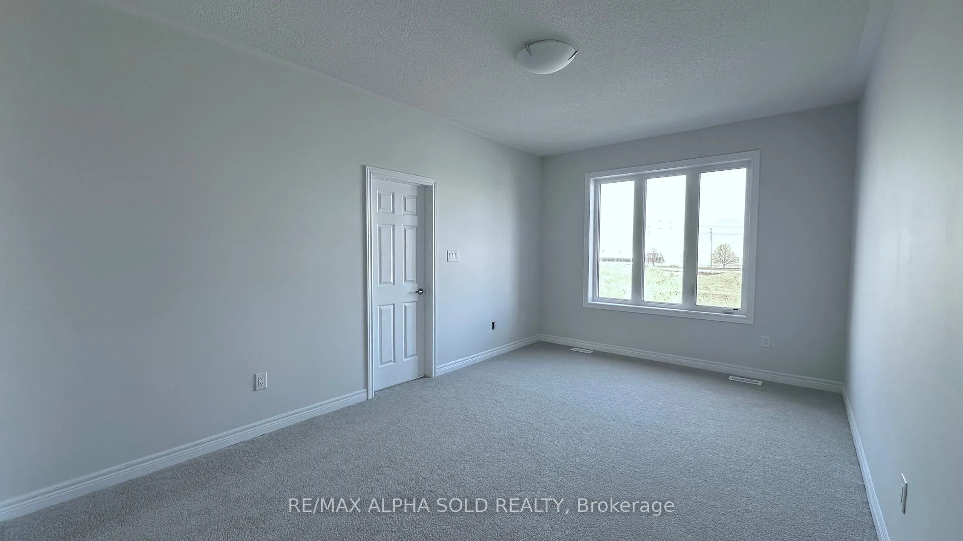 Photo 5 of 190 Mumbai Drive, Markham, Middlefield — HOMEH