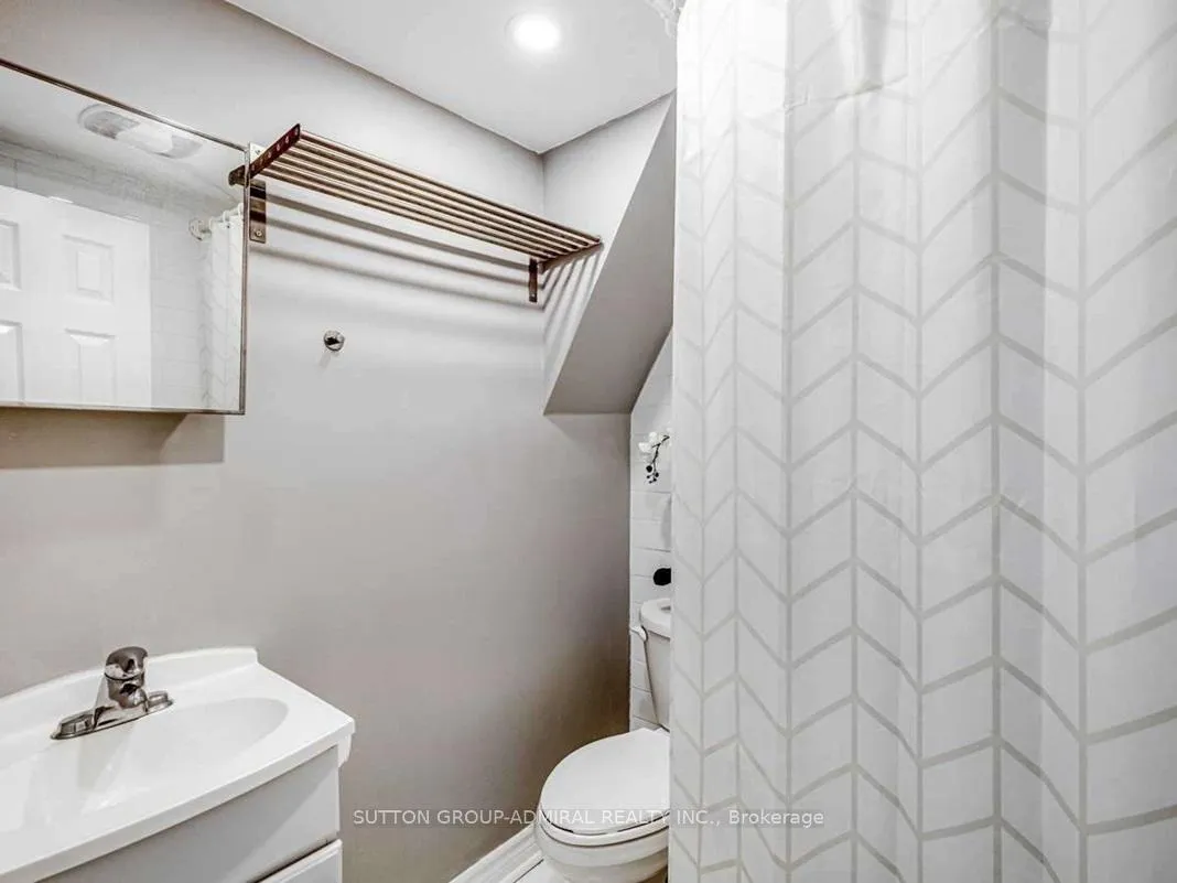 Photo 5 of Unit Basement, 6 Fallowfield Road, Etobicoke, Rexdale-Kipling — HOMEH