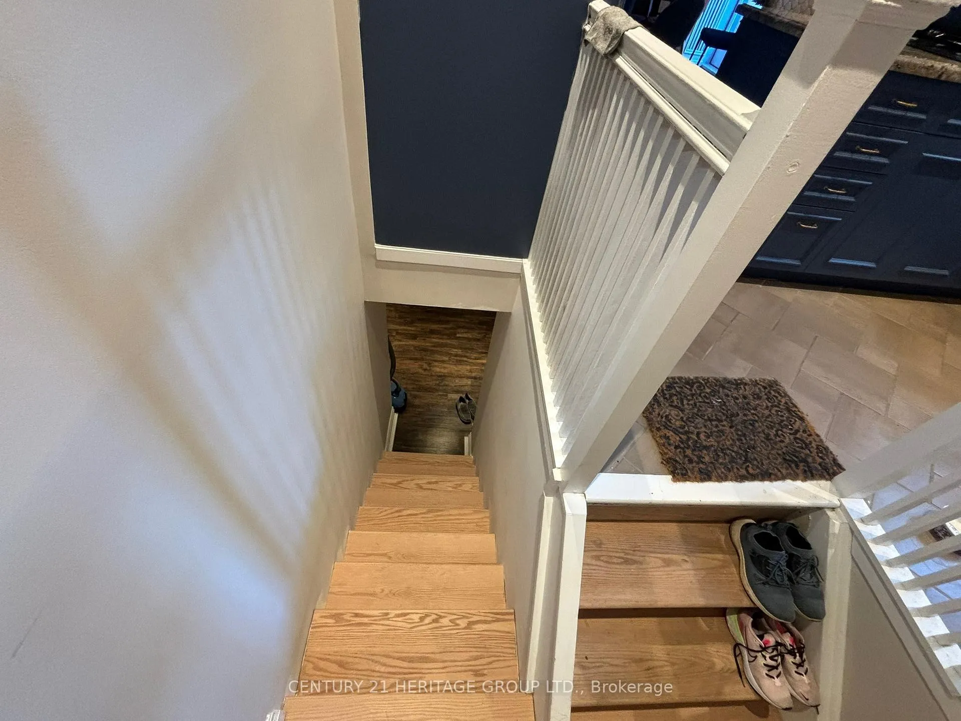 Photo 19 of 520 Briar Hill Avenue, Toronto, Lawrence Park South — HOMEH