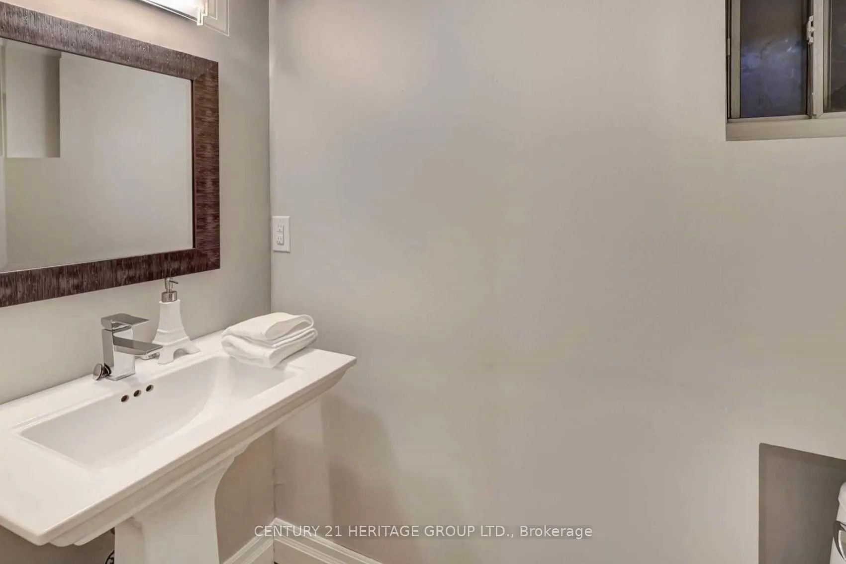 Photo 20 of 520 Briar Hill Avenue, Toronto, Lawrence Park South — HOMEH