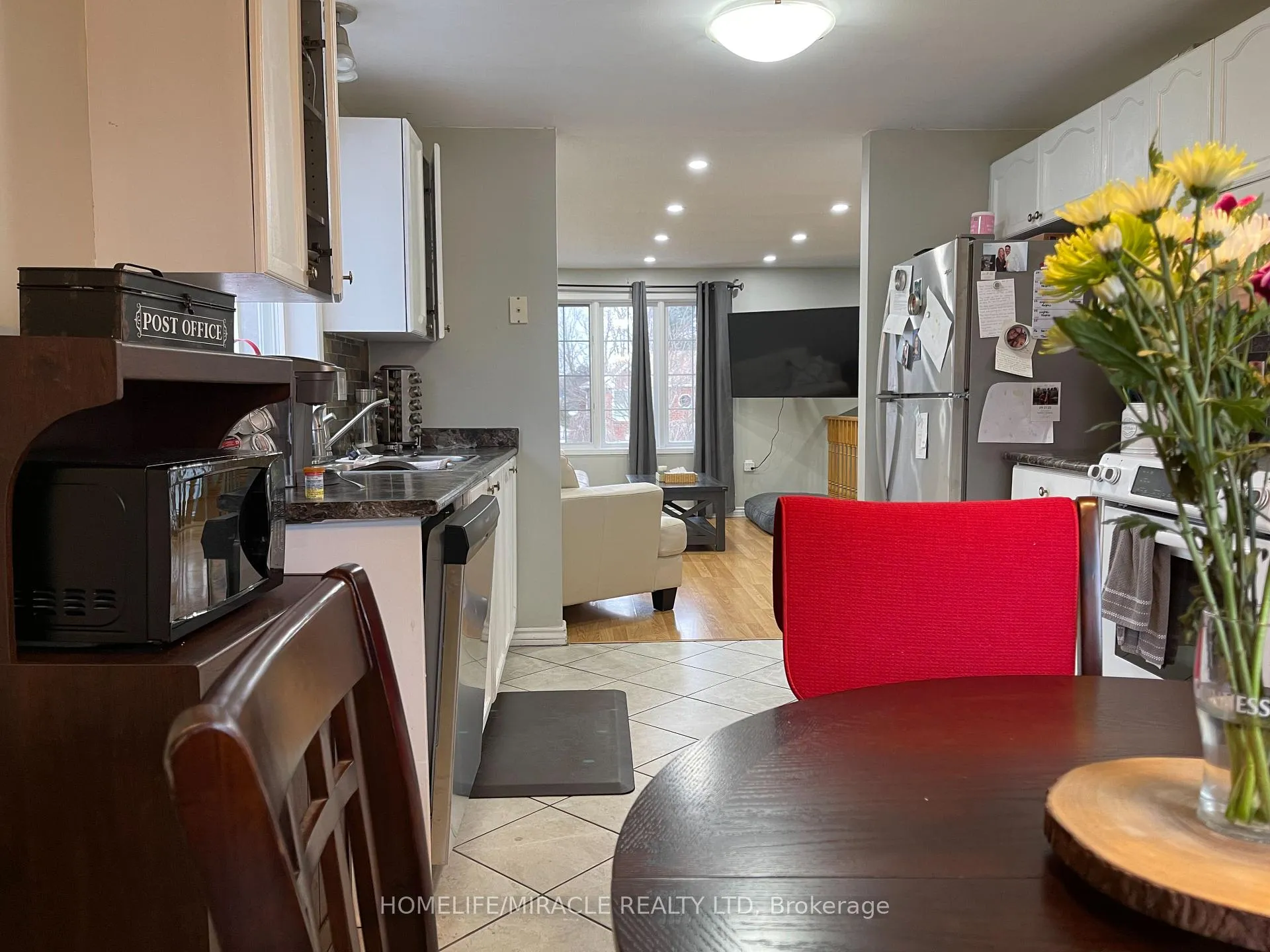 Photo 4 of 111 Columbia Road, Barrie, Holly — HOMEH