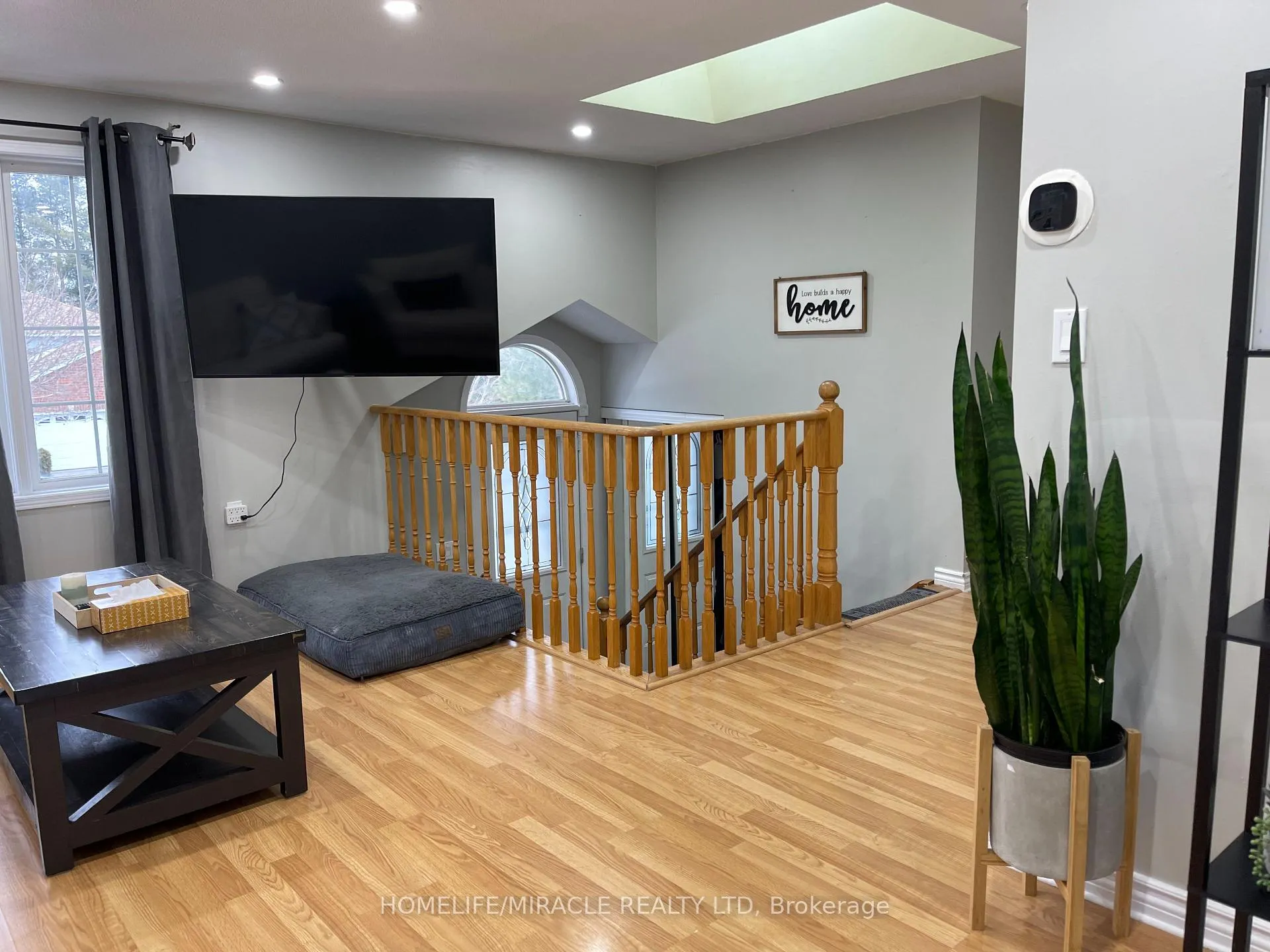 Photo 5 of 111 Columbia Road, Barrie, Holly — HOMEH