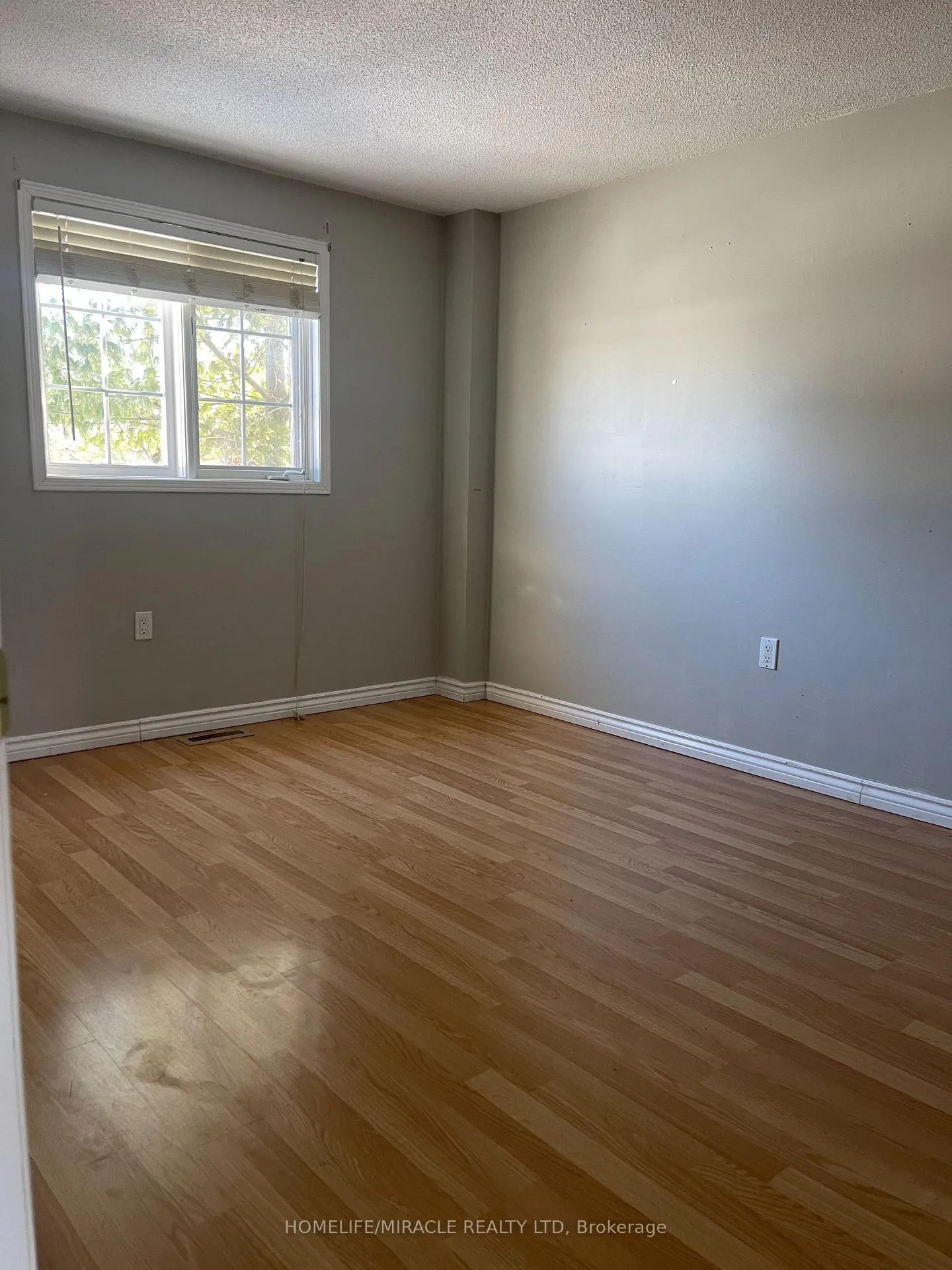 Photo 16 of 111 Columbia Road, Barrie, Holly — HOMEH