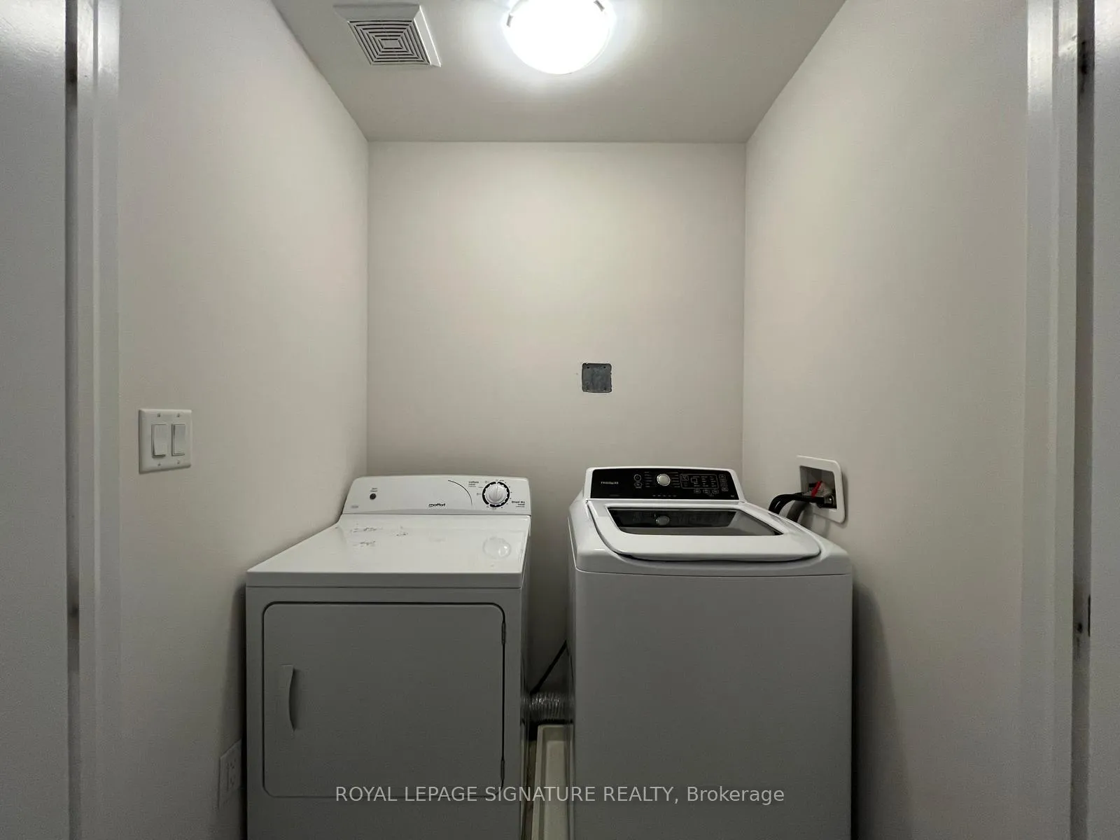 Photo 15 of 5 Dodman Crescent, Hamilton, Meadowlands — HOMEH