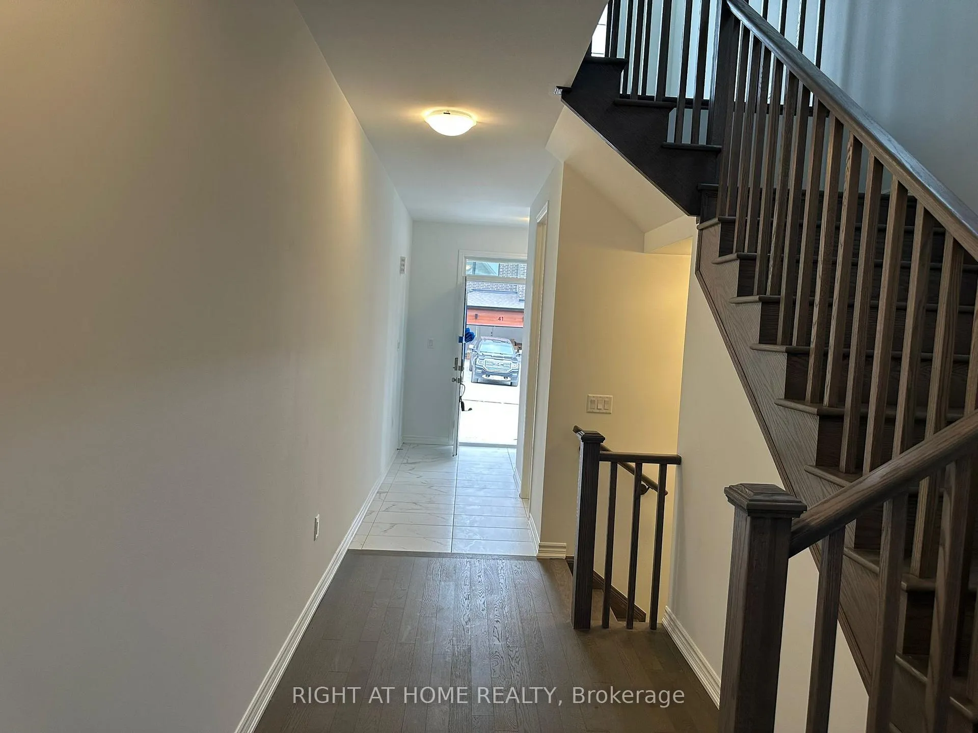 Photo 3 of 40 Suzuki Street, Barrie, Painswick South — HOMEH