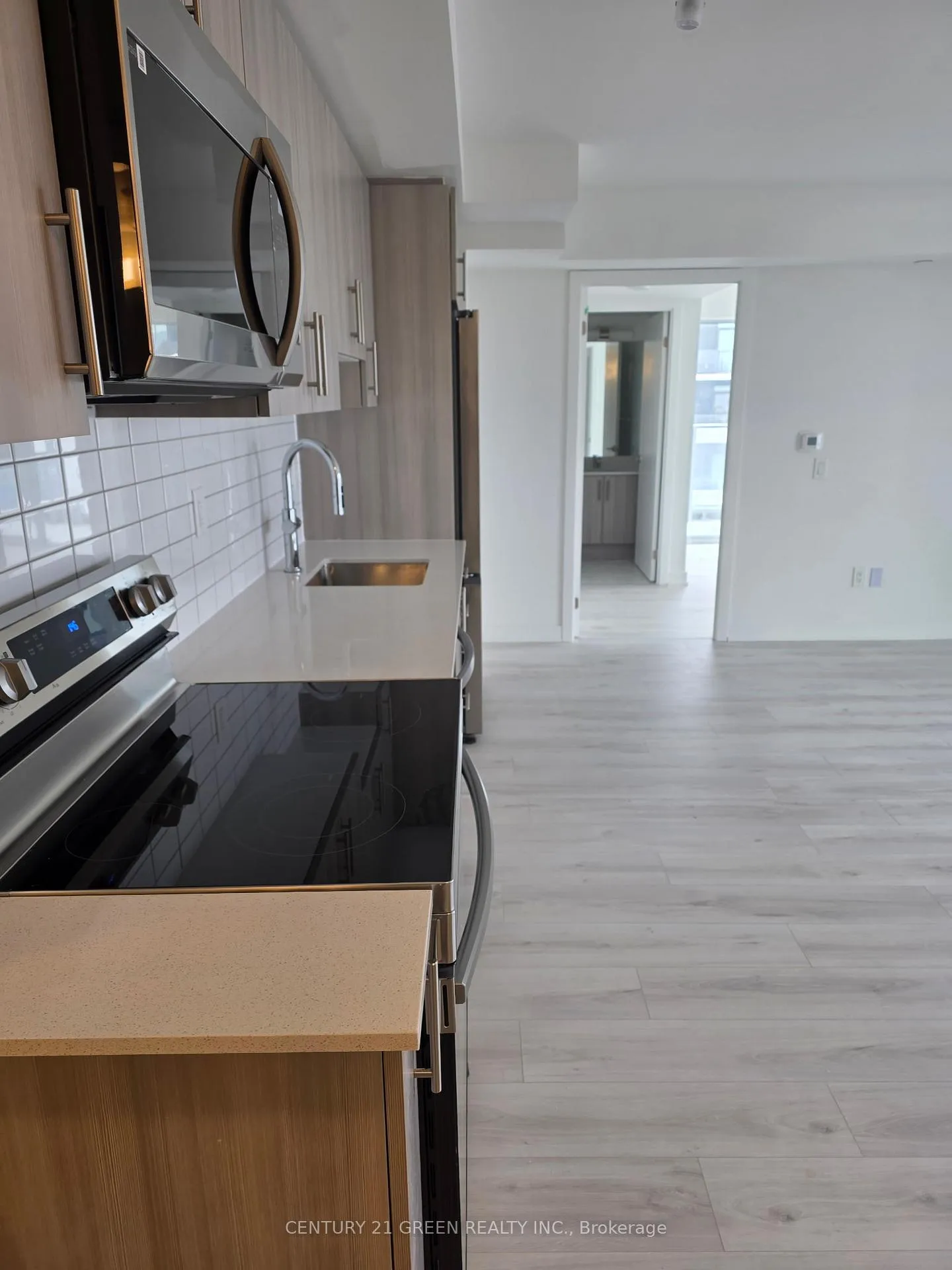 Photo 5 of Unit 1511, 1010 Sandy Beach Road, Pickering, Bay Ridges — HOMEH