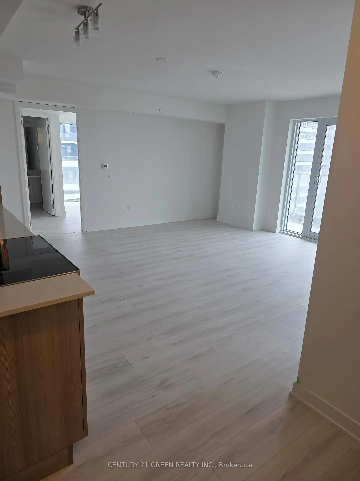Photo 6 of Unit 1511, 1010 Sandy Beach Road, Pickering, Bay Ridges — HOMEH