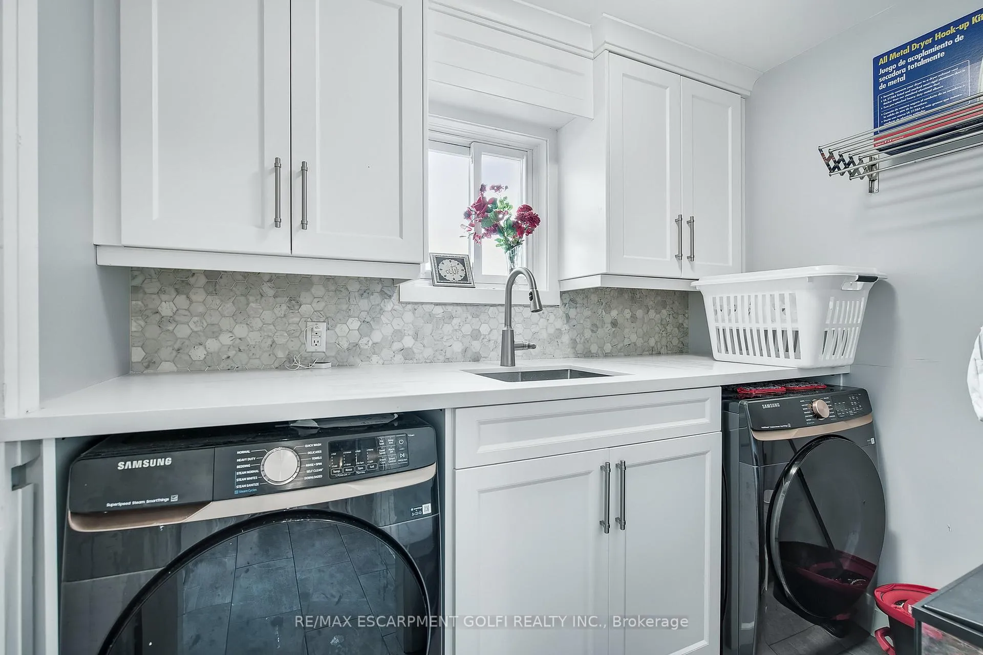Photo 8 of 11 Sumner Crescent, Grimsby, Grimsby Beach — HOMEH