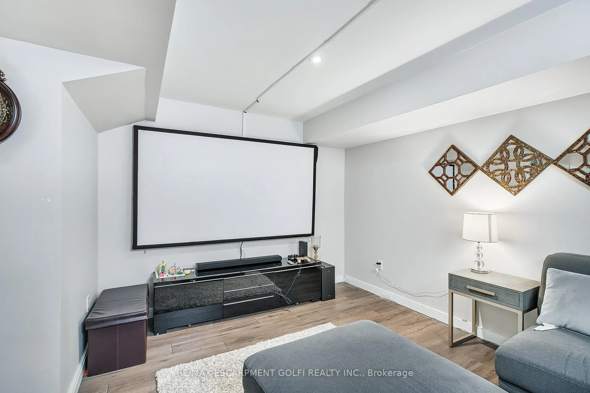 Photo 31 of 11 Sumner Crescent, Grimsby, Grimsby Beach — HOMEH