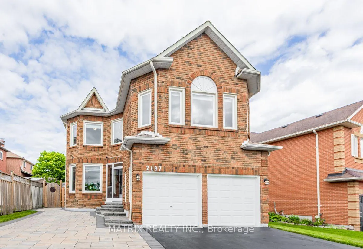 Front of 2197 Wildwood Crescent