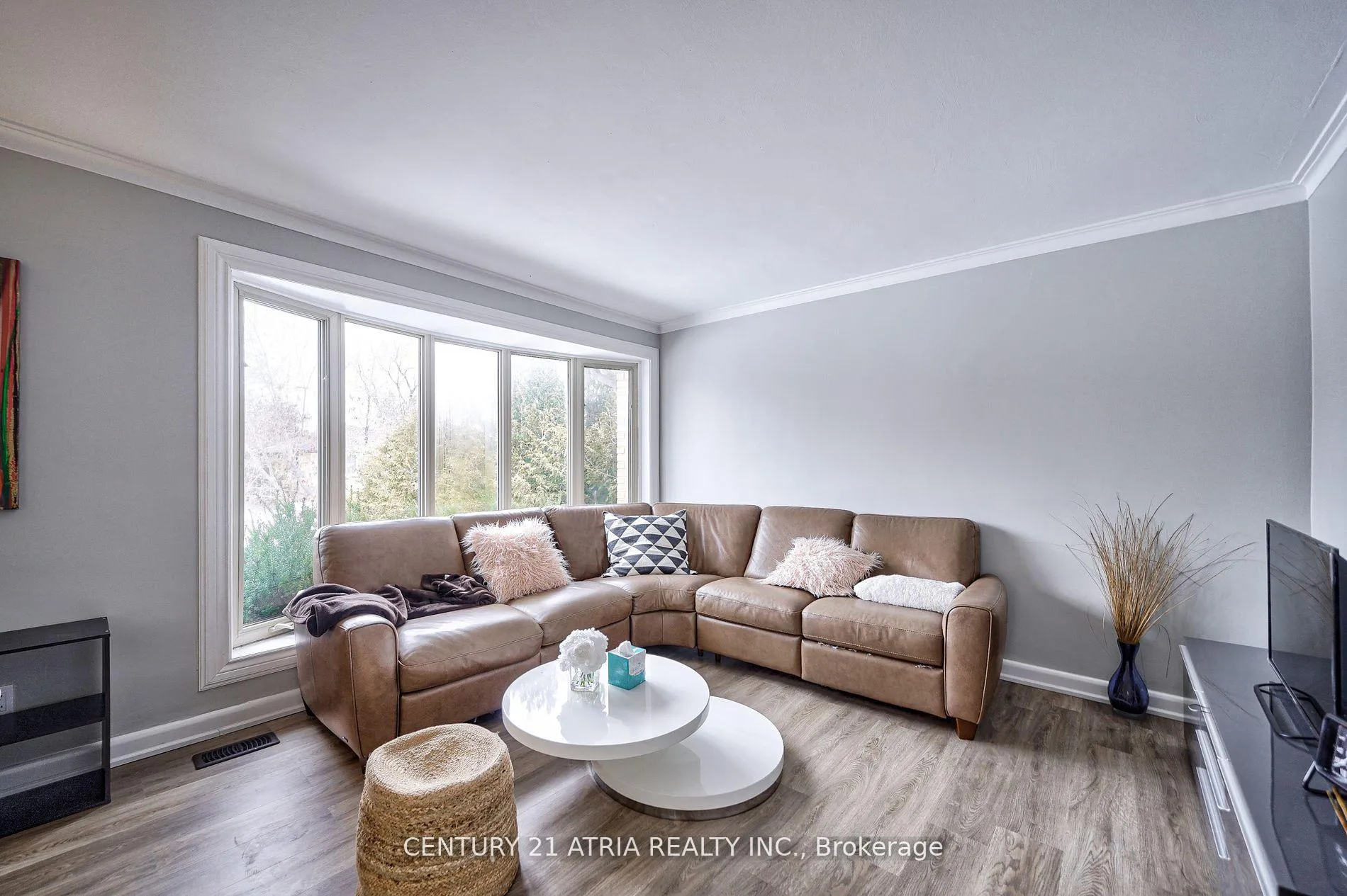 Photo 11 of 386 Paliser Crescent N, Richmond Hill, Harding — HOMEH