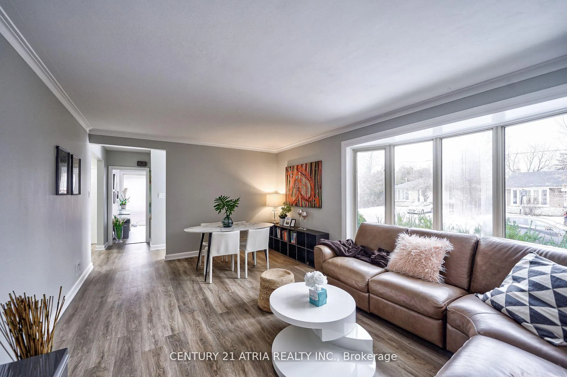 Photo 13 of 386 Paliser Crescent N, Richmond Hill, Harding — HOMEH