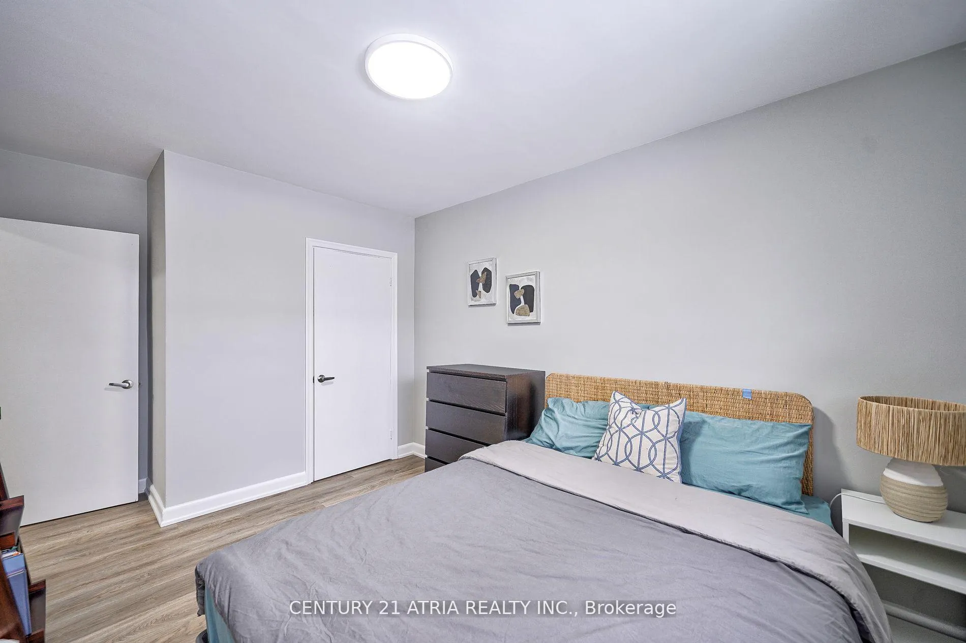 Photo 17 of 386 Paliser Crescent N, Richmond Hill, Harding — HOMEH