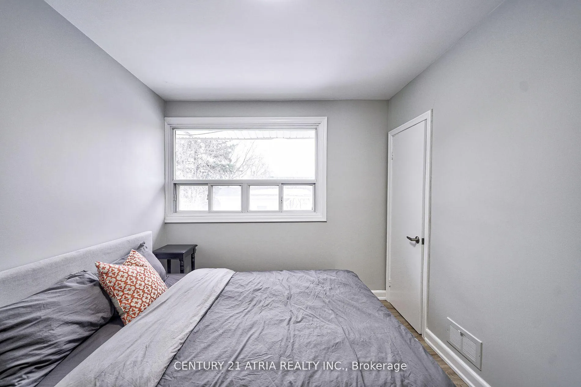Photo 19 of 386 Paliser Crescent N, Richmond Hill, Harding — HOMEH