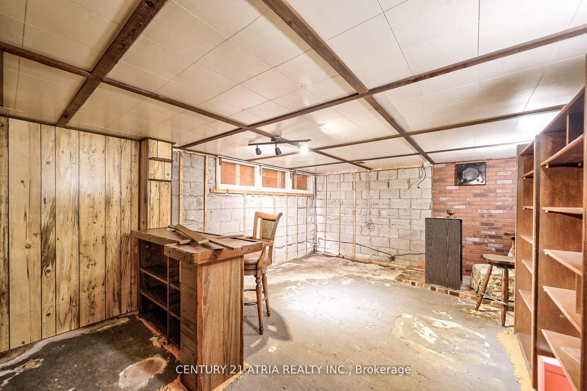 Photo 32 of 386 Paliser Crescent N, Richmond Hill, Harding — HOMEH