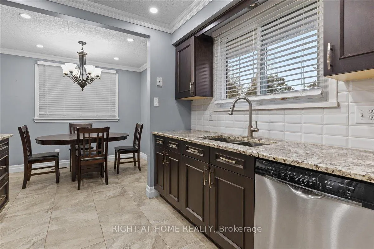 Photo 5 of 82 Farrier Drive, Kitchener — HOMEH
