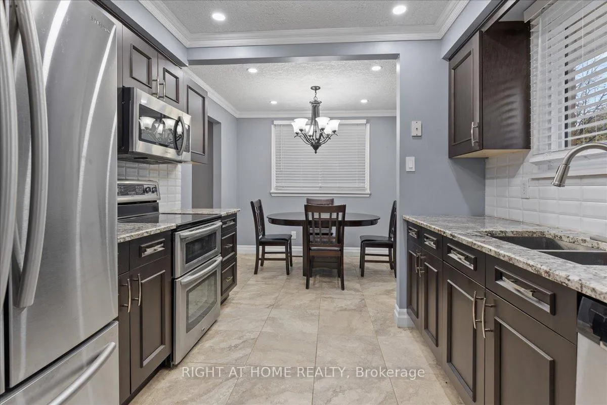 Photo 6 of 82 Farrier Drive, Kitchener — HOMEH