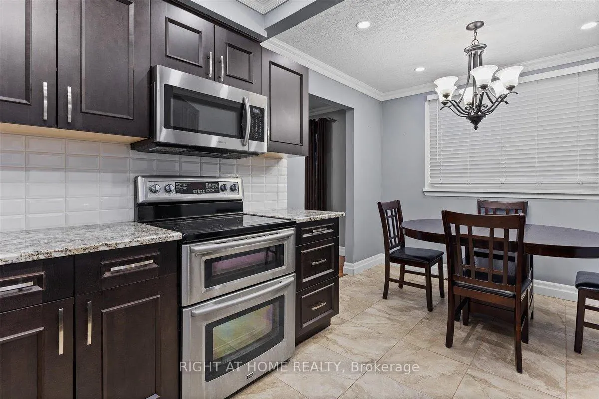 Photo 7 of 82 Farrier Drive, Kitchener — HOMEH