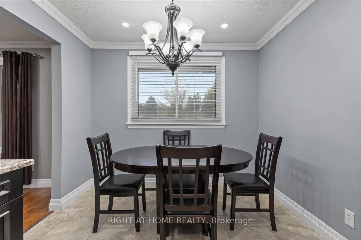 Photo 9 of 82 Farrier Drive, Kitchener — HOMEH