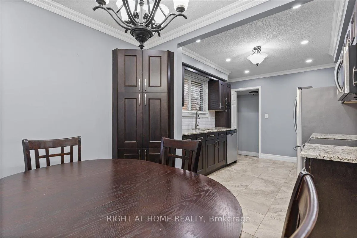Photo 10 of 82 Farrier Drive, Kitchener — HOMEH