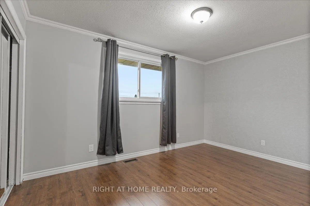 Photo 20 of 82 Farrier Drive, Kitchener — HOMEH