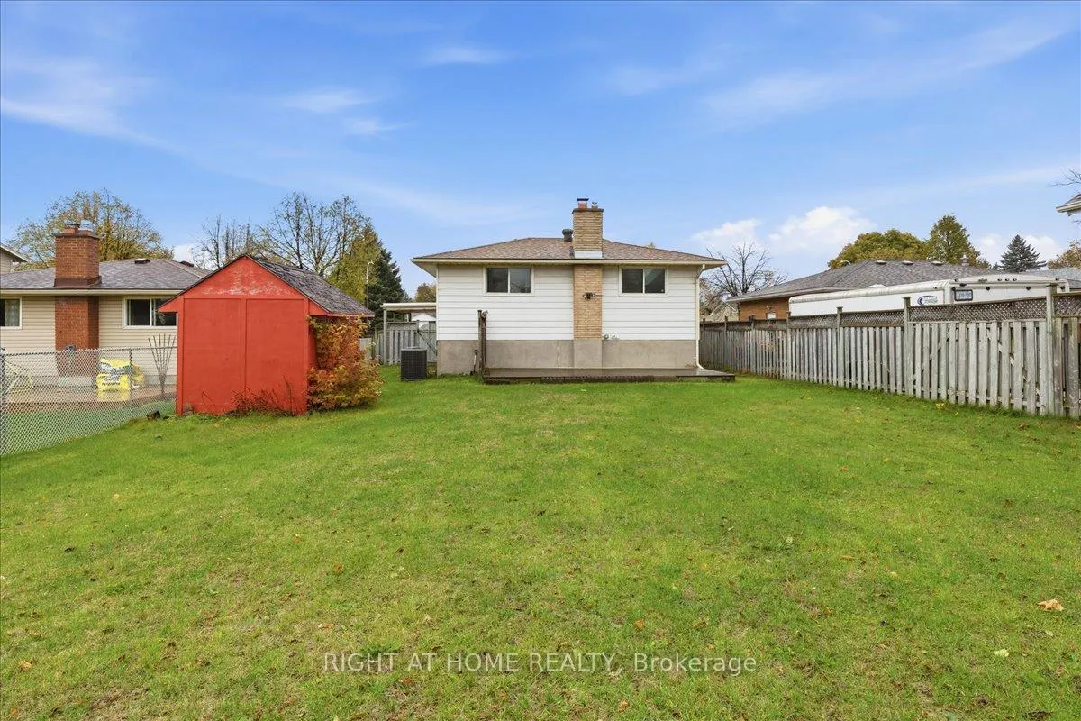 Photo 33 of 82 Farrier Drive, Kitchener — HOMEH