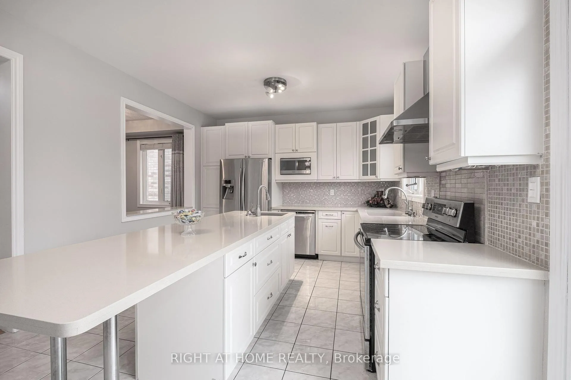 Photo 5 of Unit Upper, 163 Williamson Drive E, Ajax, Northwest Ajax — HOMEH