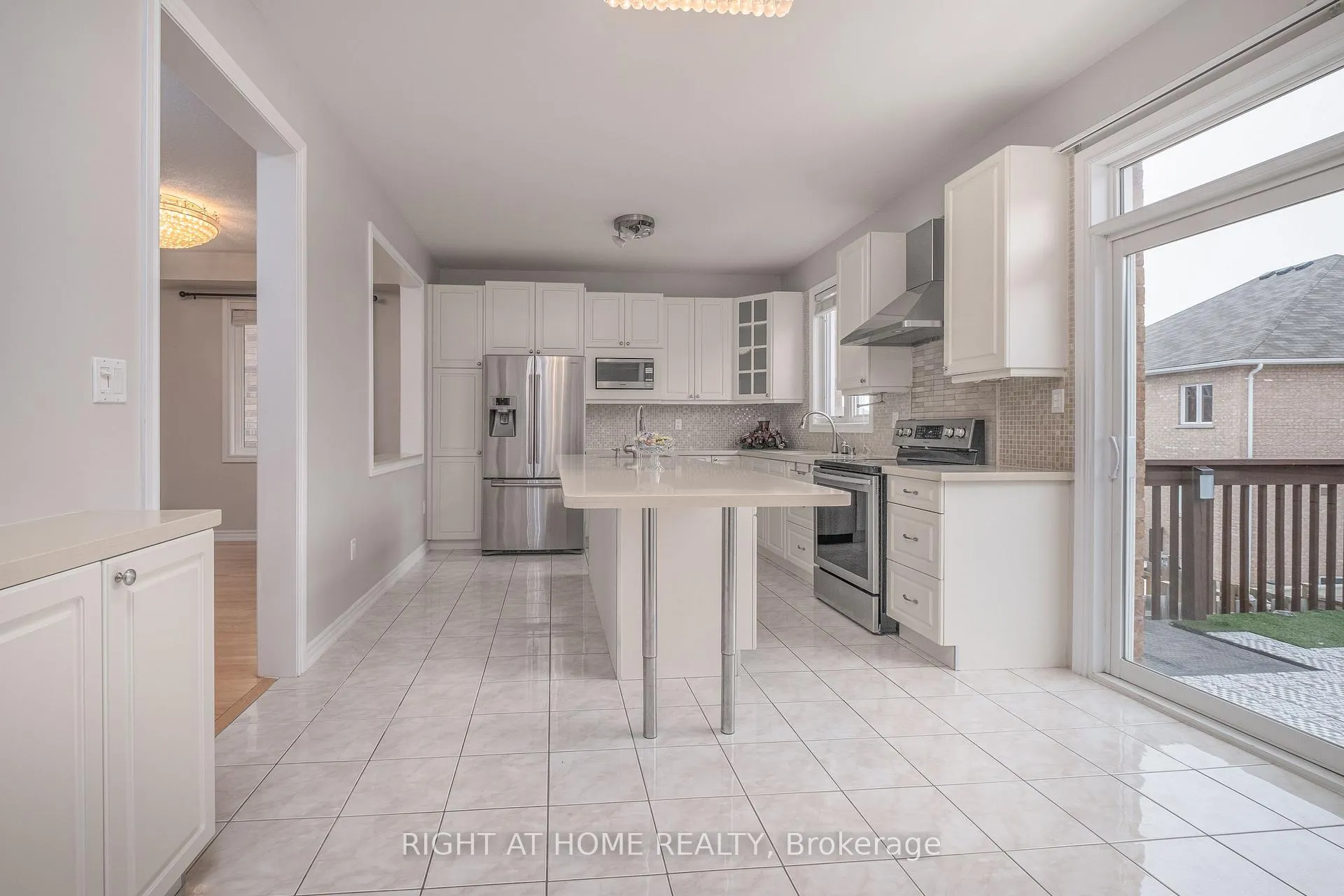Photo 7 of Unit Upper, 163 Williamson Drive E, Ajax, Northwest Ajax — HOMEH