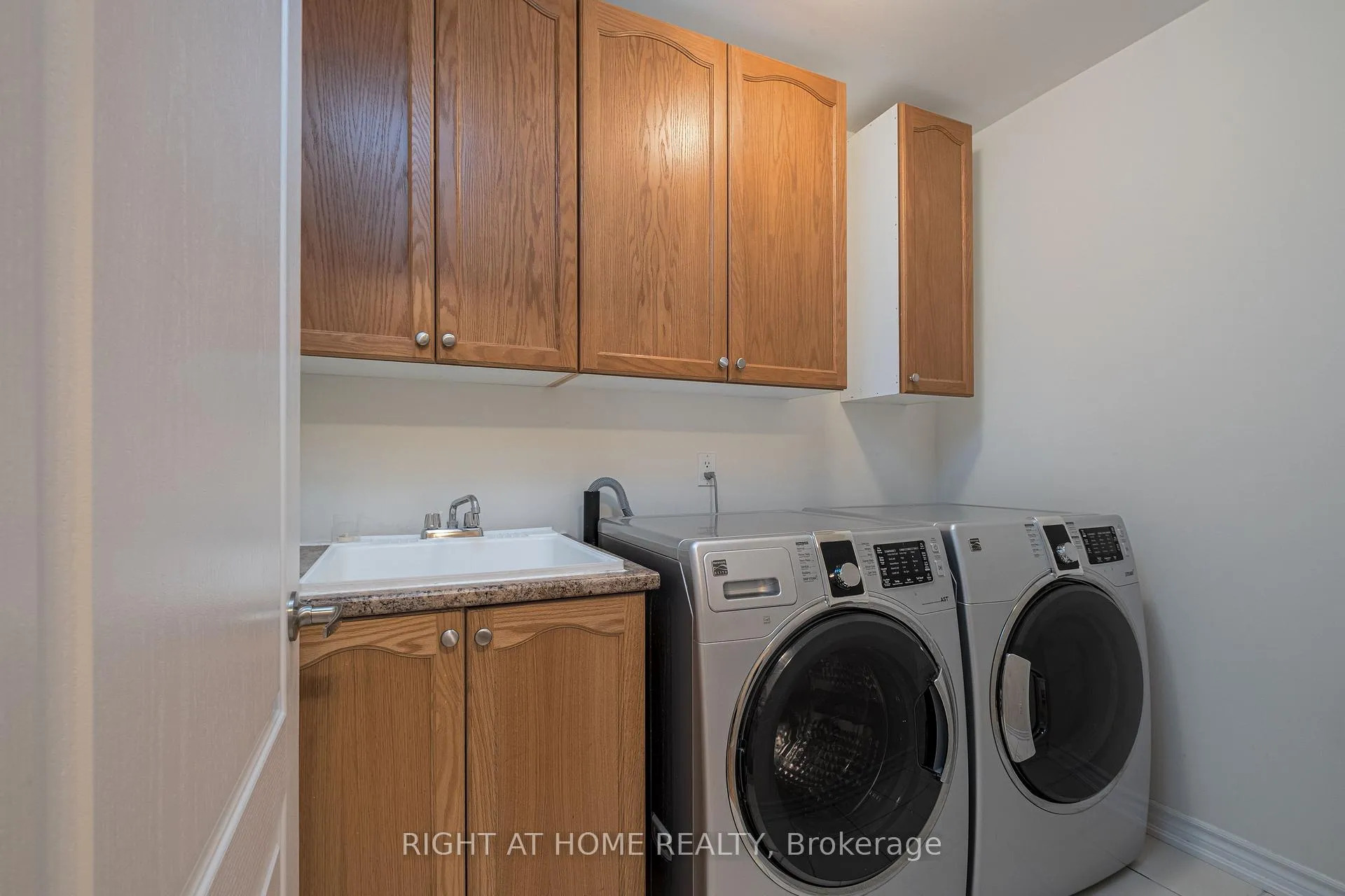 Photo 19 of Unit Upper, 163 Williamson Drive E, Ajax, Northwest Ajax — HOMEH