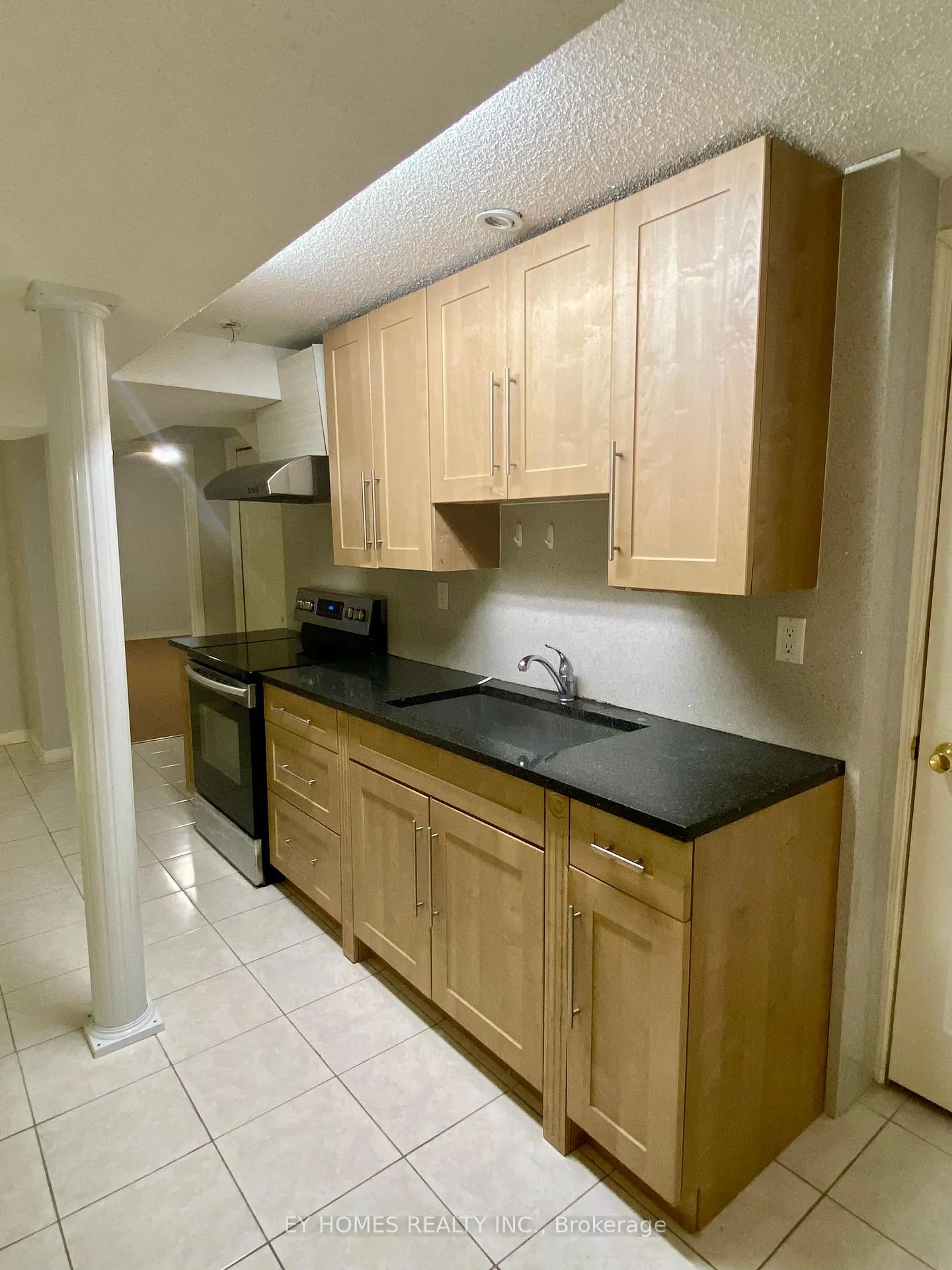 Photo 3 of Unit Basement, 29 Constantia Street, Markham, Middlefield — HOMEH