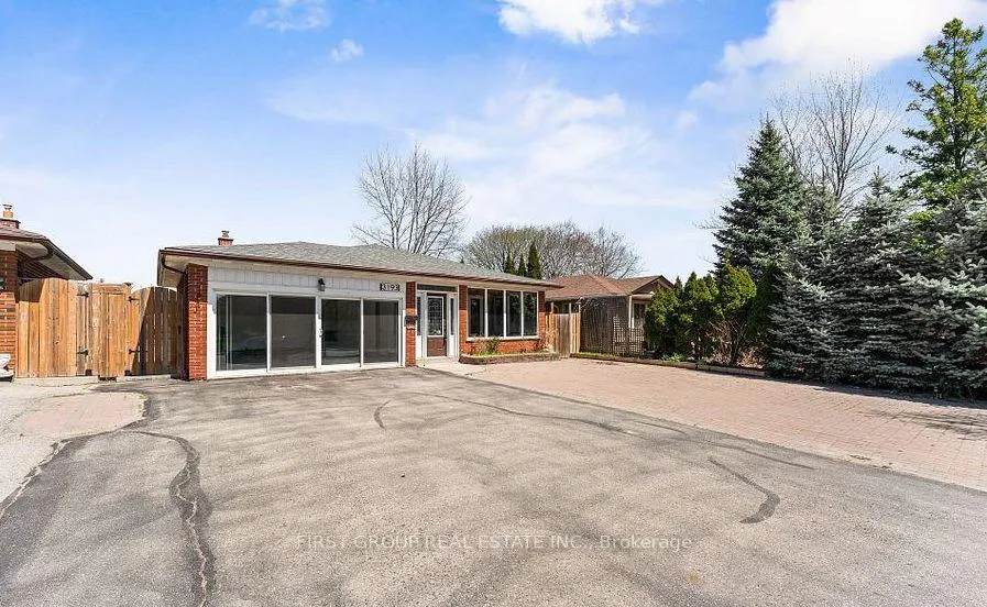 Front of Unit Main, 3193 Cawthra Road