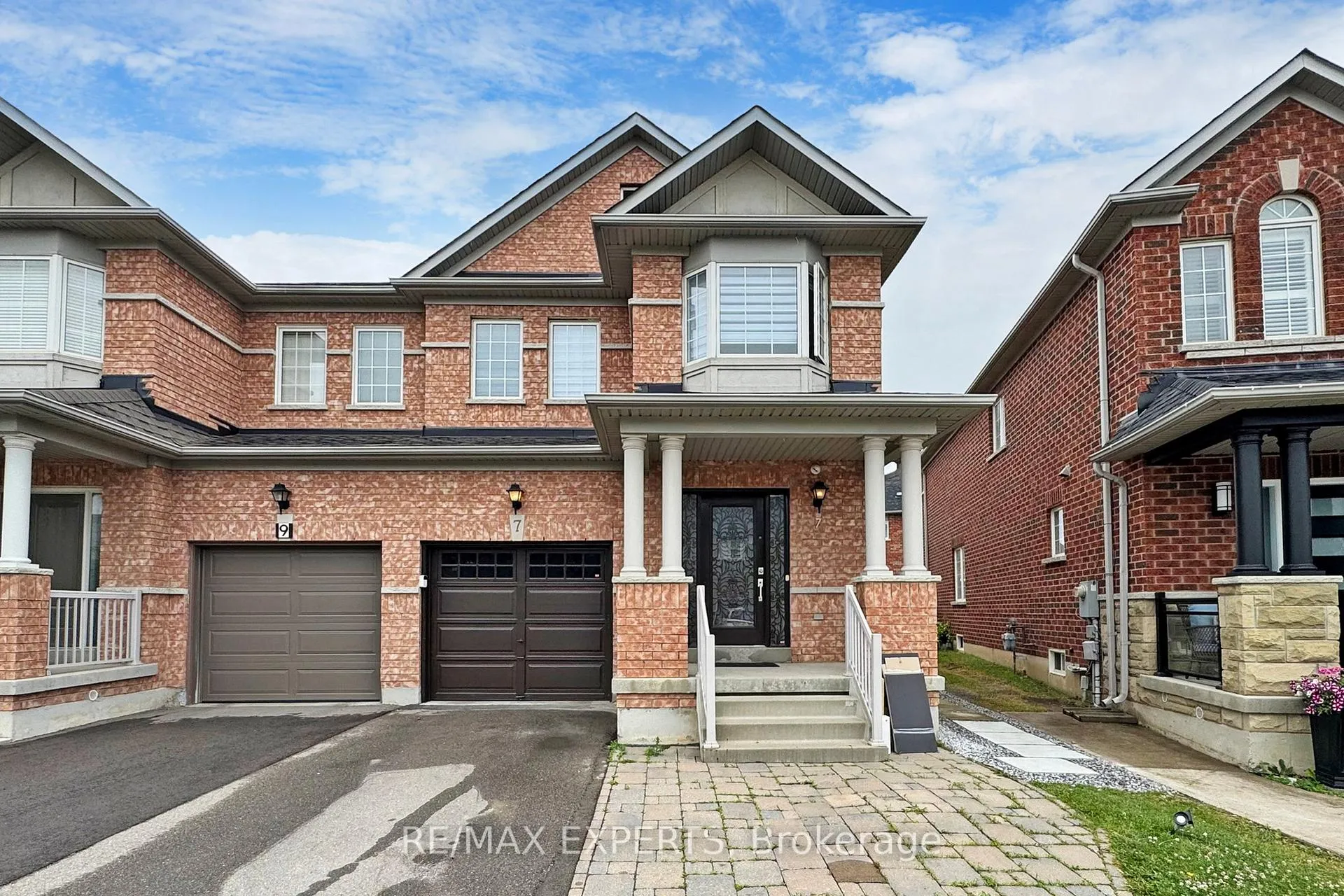 Photo 2 of 7 Twin Hills Crescent, Vaughan, Vellore Village — HOMEH