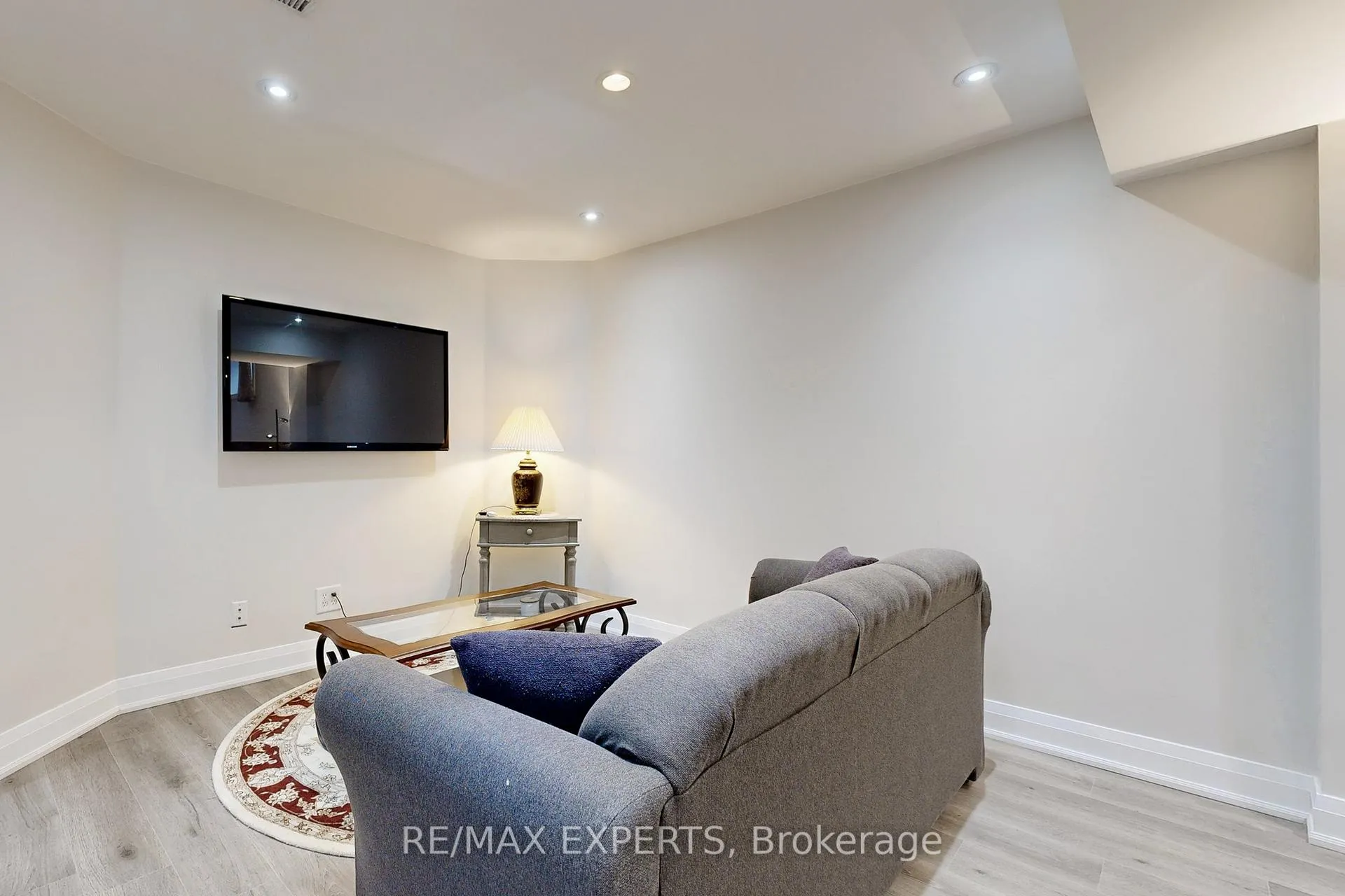 Photo 4 of 7 Twin Hills Crescent, Vaughan, Vellore Village — HOMEH