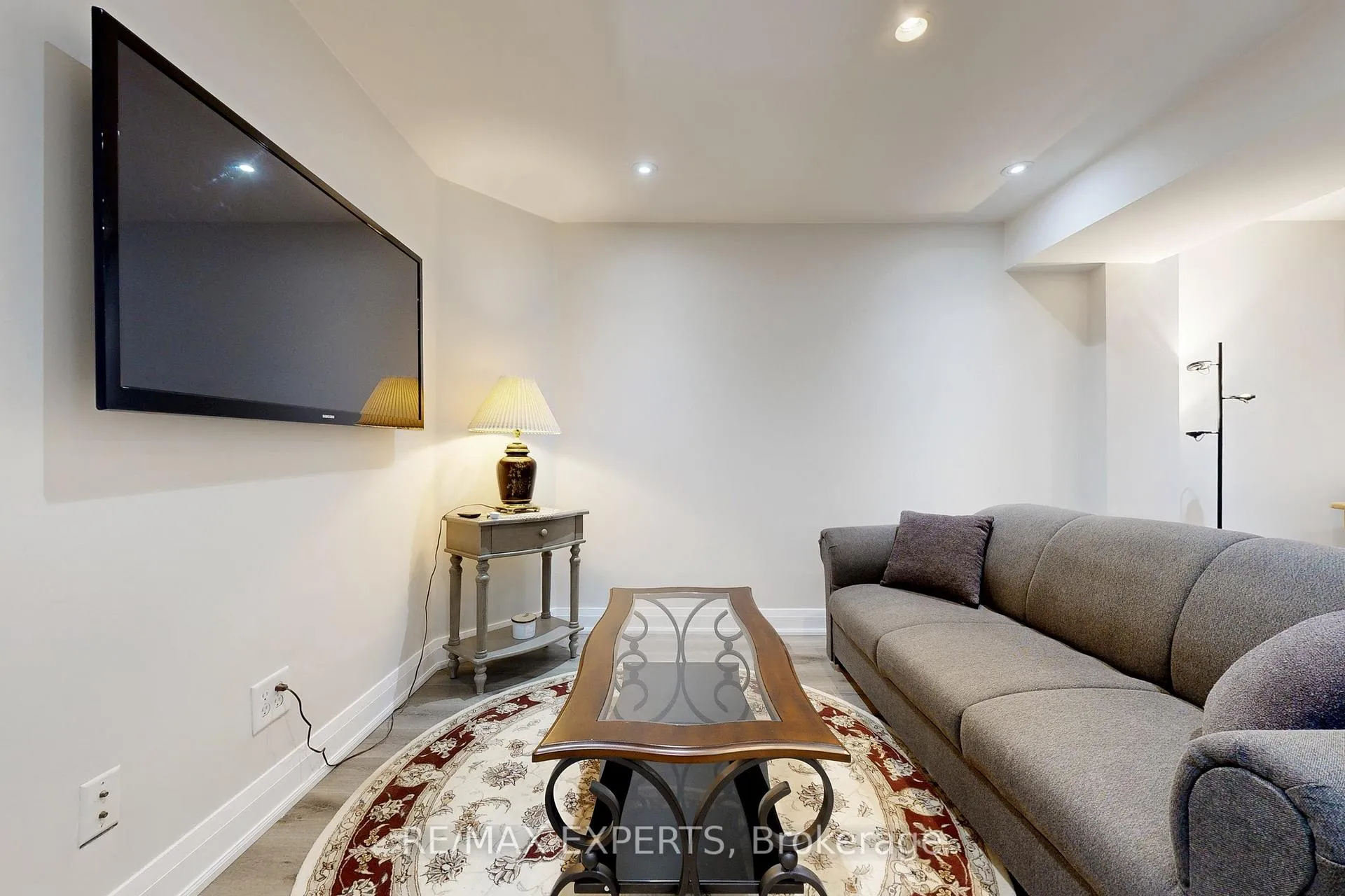 Photo 5 of 7 Twin Hills Crescent, Vaughan, Vellore Village — HOMEH